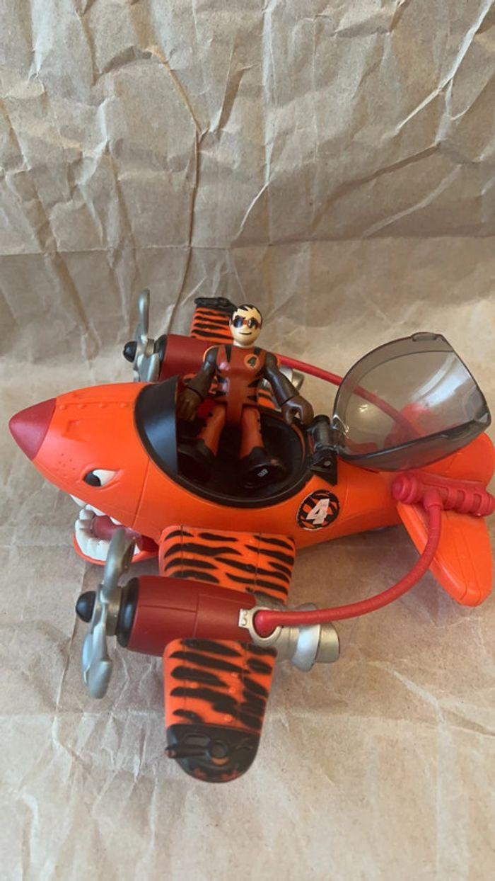 Fisher Price imaginext - jouet avion sky racer requin tigre avec le personnage 22cm x 18cm - photo numéro 8