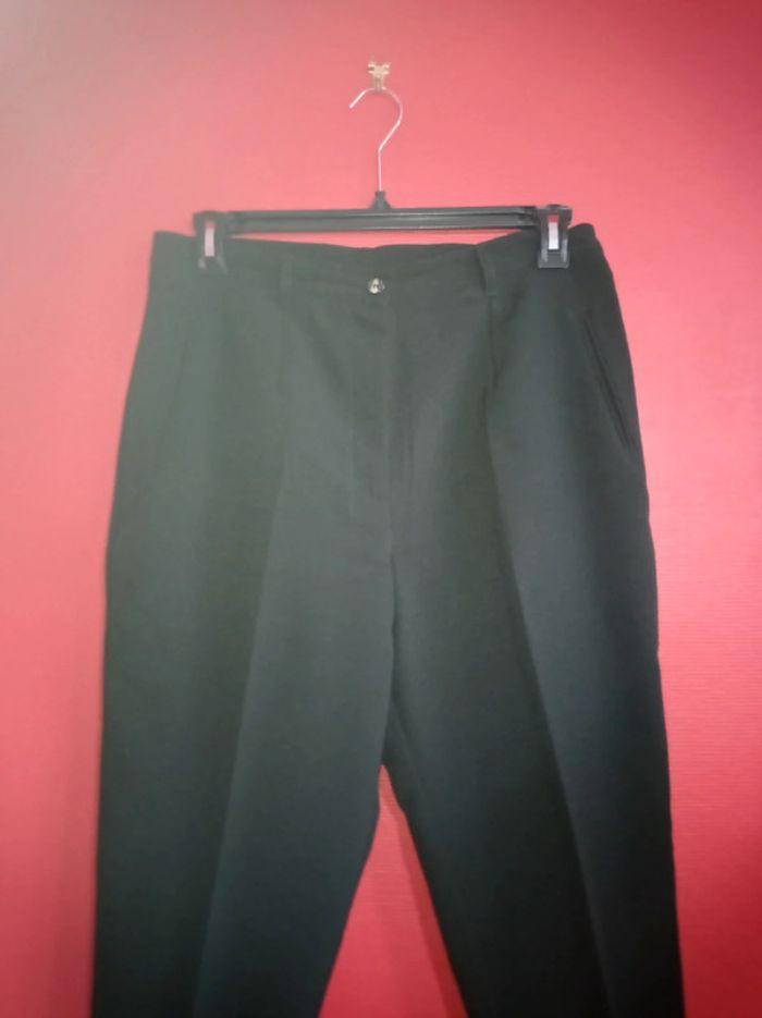 Pantalon femme noir taille 42. Très bon état - photo numéro 2