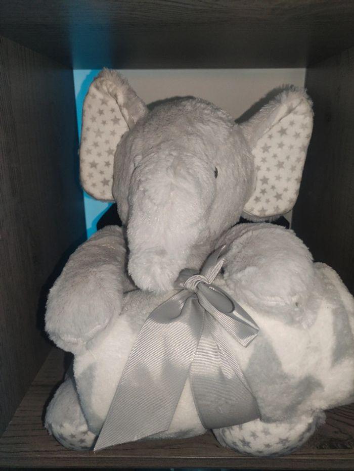 Doudou éléphant avec son plaid - photo numéro 1