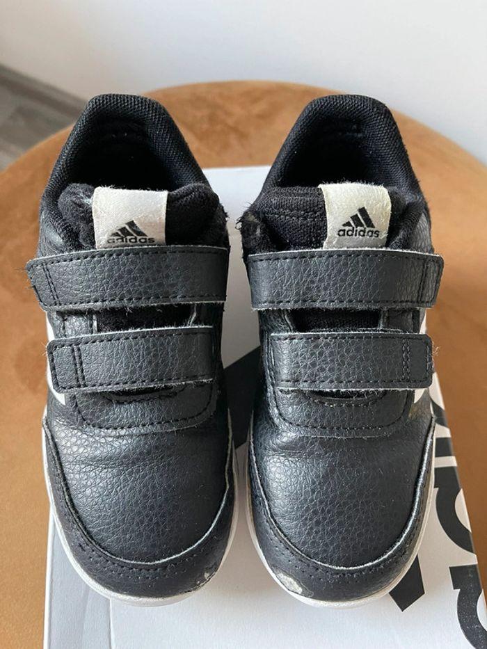 Baskets à scratch enfant adidas taille 26.5 noires et blanches - photo numéro 3