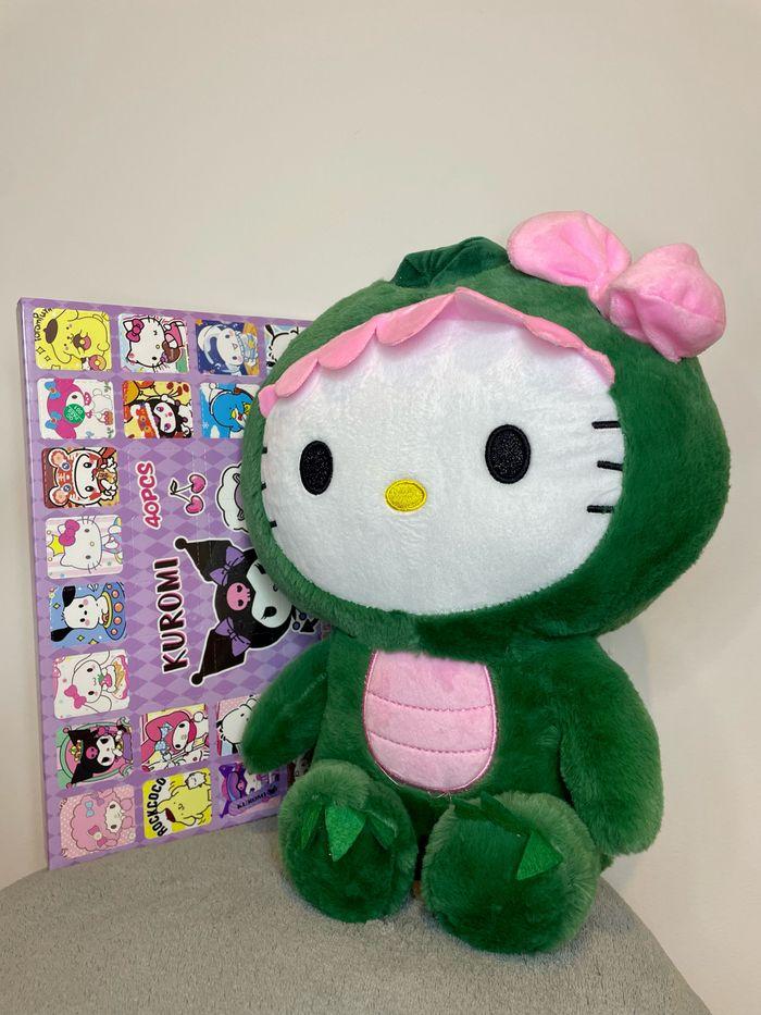 Peluche Sanrio Hello Kitty dinosaure + Calendrier de l’Avent de noël Sanrio - photo numéro 5