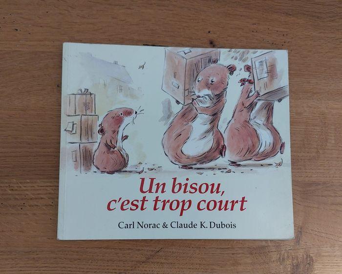 Un bisou, c'est trop court - l'école des loisirs