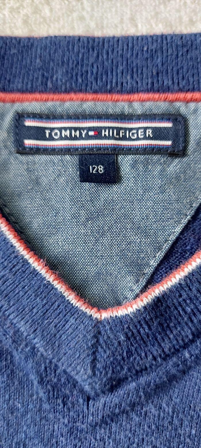 Pull  col V tommy Hilfiger 128 cm - photo numéro 4