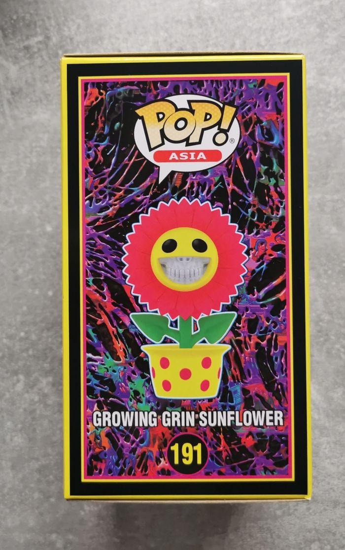 Funko Pop Asia Ron English Growing Grin Sunflower Blacklight Future City Exclusive - photo numéro 5