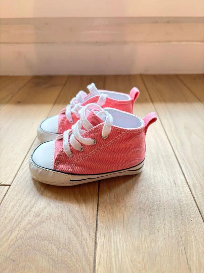 Converses bébé roses - photo numéro 1