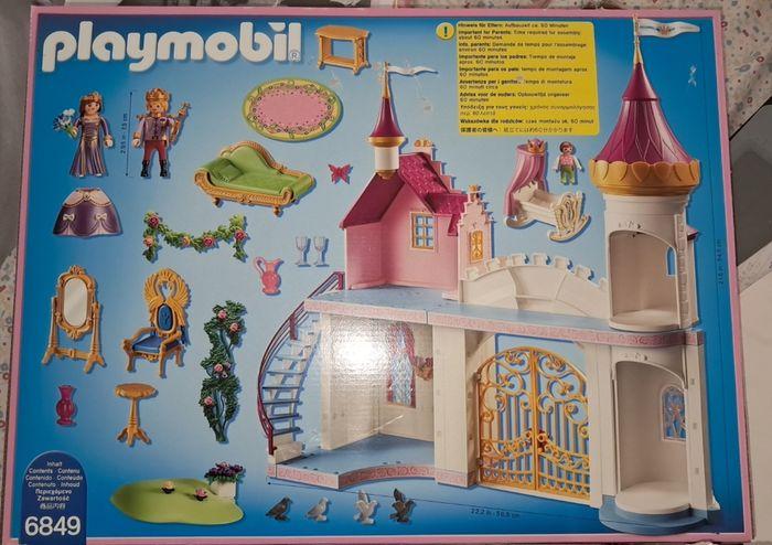 Château  Playmobil  fille 6849 - photo numéro 2