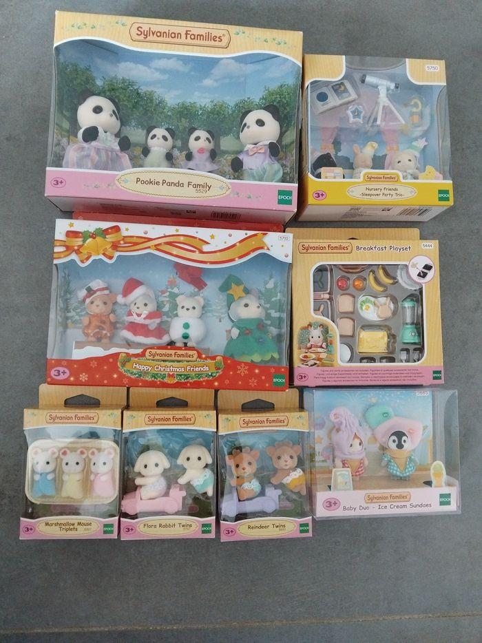 Sylvanian families souris rennes lapin  happy Christmas friends  sleepover ice cream breakfast