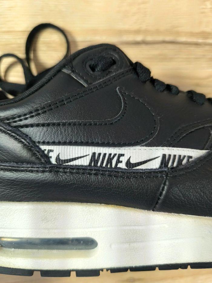 Baskets Nike air max one Black logo cuit noir pointure 38.5 tres peu portées - photo numéro 11