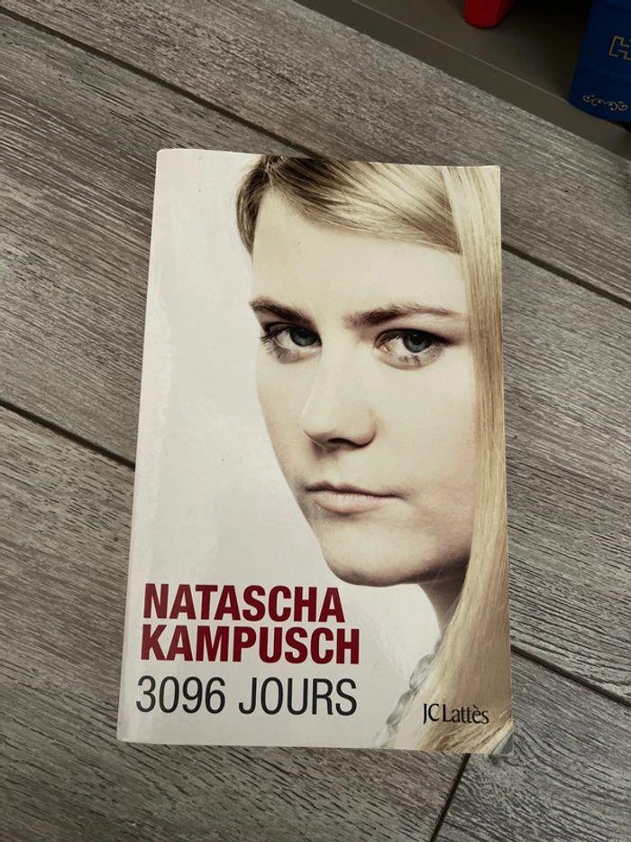 Livre Natascha Kampusch 3096 jours - photo numéro 1