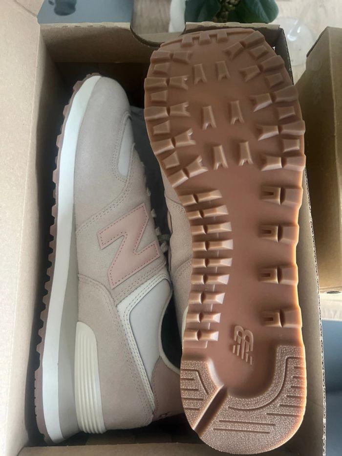 New balance 574 homme taille 45 rose et beige - photo numéro 7