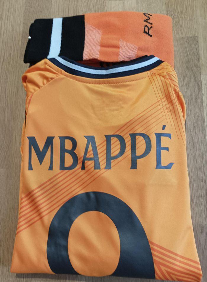 Maillot Mbappe Real Madrid taille 14 ans modèle 2025 Orange Away - photo numéro 7