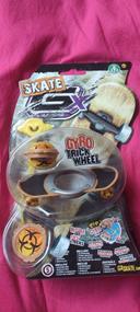 Skate gyro trick wheel