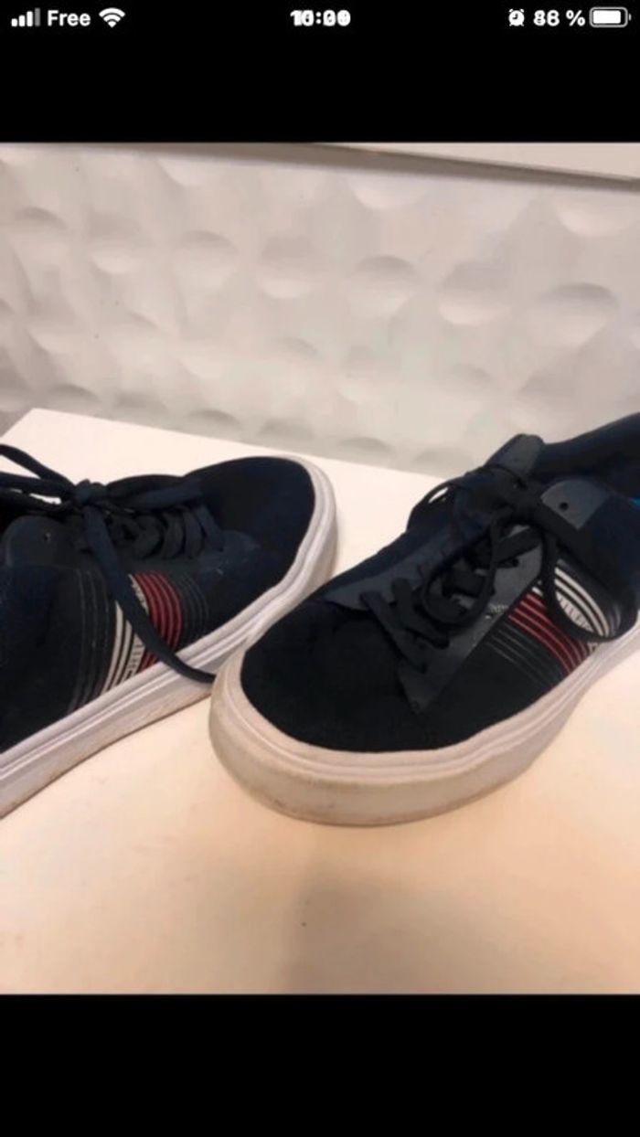 Chaussures baskets Tommy Hilfiger. Taille 4( - photo numéro 3