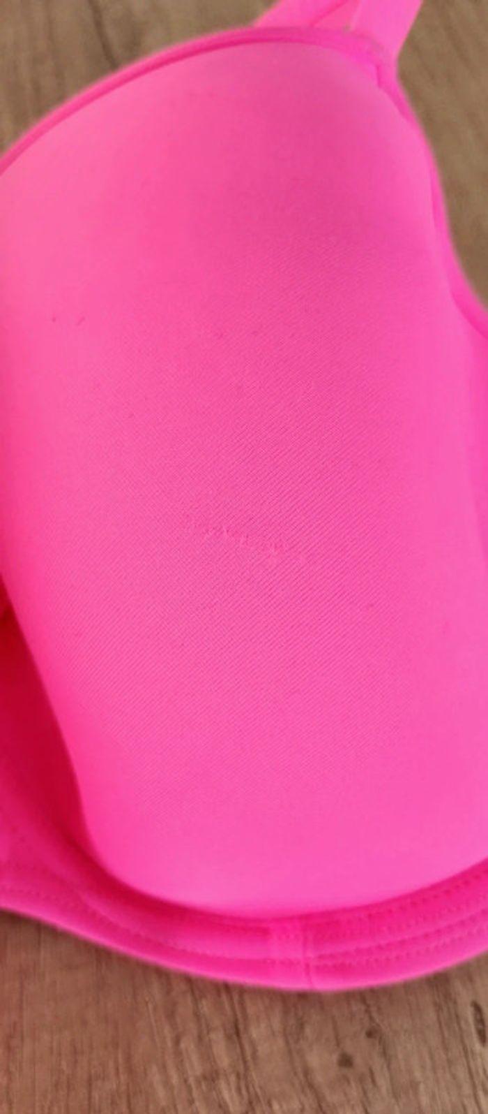 Haut de maillot de bain rose fluo coques taille 95I Freya - photo numéro 4