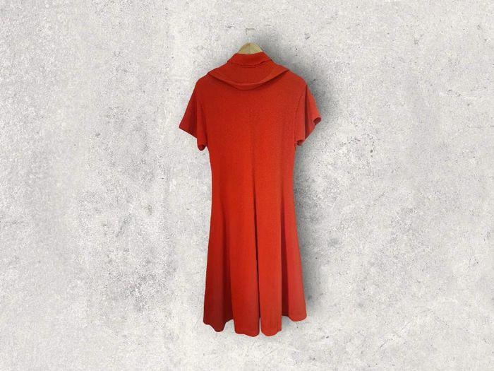 Robe Lacoste rouge mi longue ceintrée a poches avec ceinture taille 36 - photo numéro 3