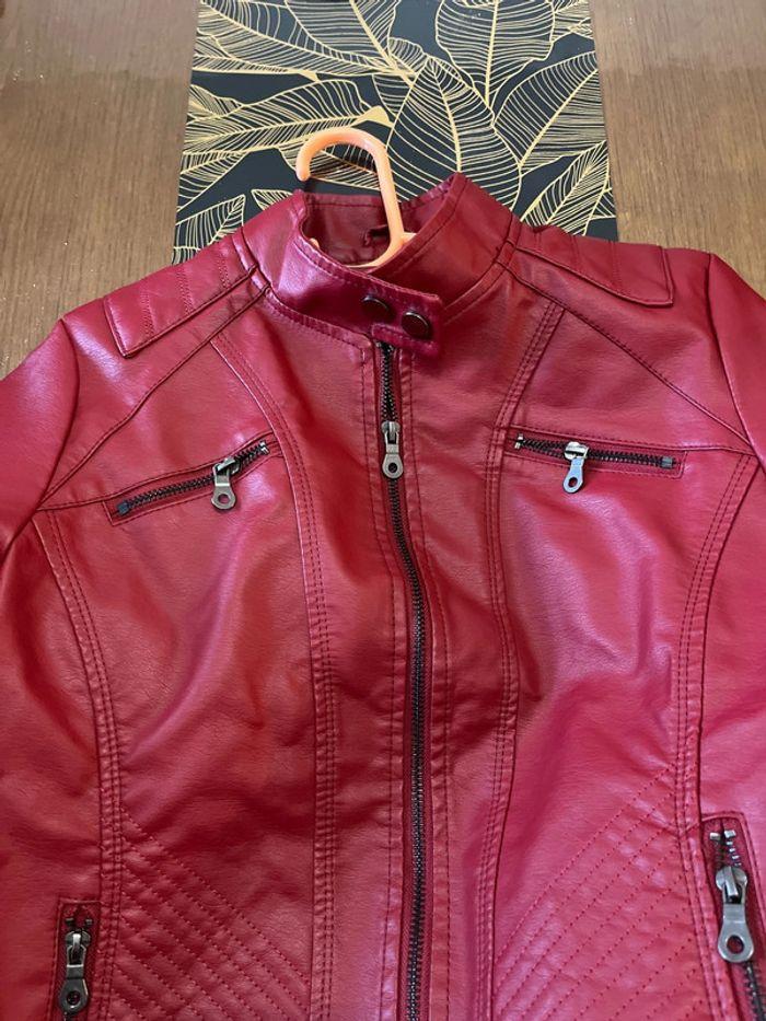 Blouson rouge neuf jamais porté - photo numéro 2