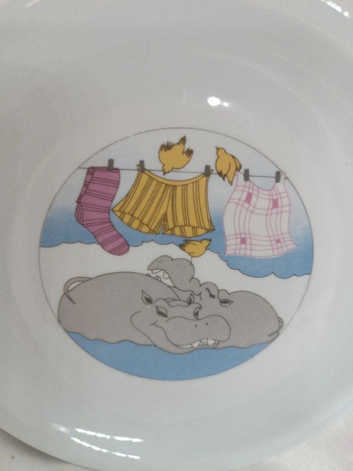 Assiette porcelaine alfold porcelan hippopotame linge oiseau jaune edenygyar Hippopotamus vaisselle - photo numéro 1