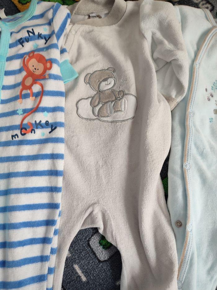 Lot de 3 pyjamas en 3 mois - photo numéro 3