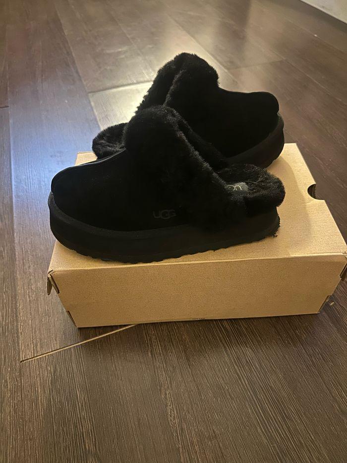 Ugg noir - photo numéro 1