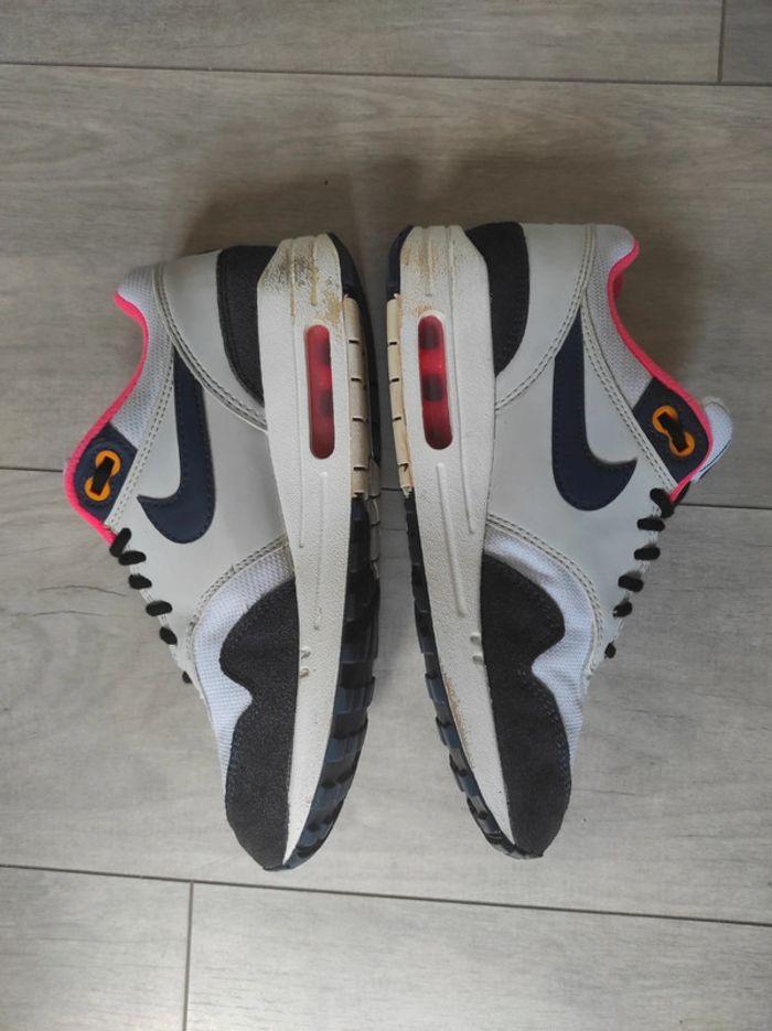 Basket Nike air max 1 femme bleue marine et rose pointure 36.5 bon état - photo numéro 3