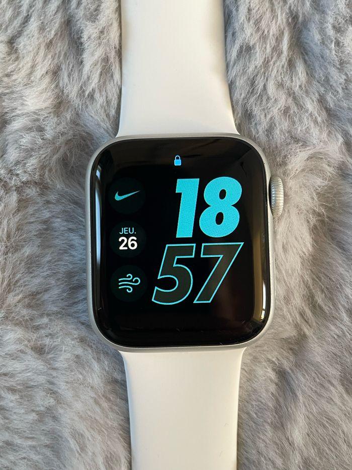 Apple Watch Series 4 40mm - photo numéro 3