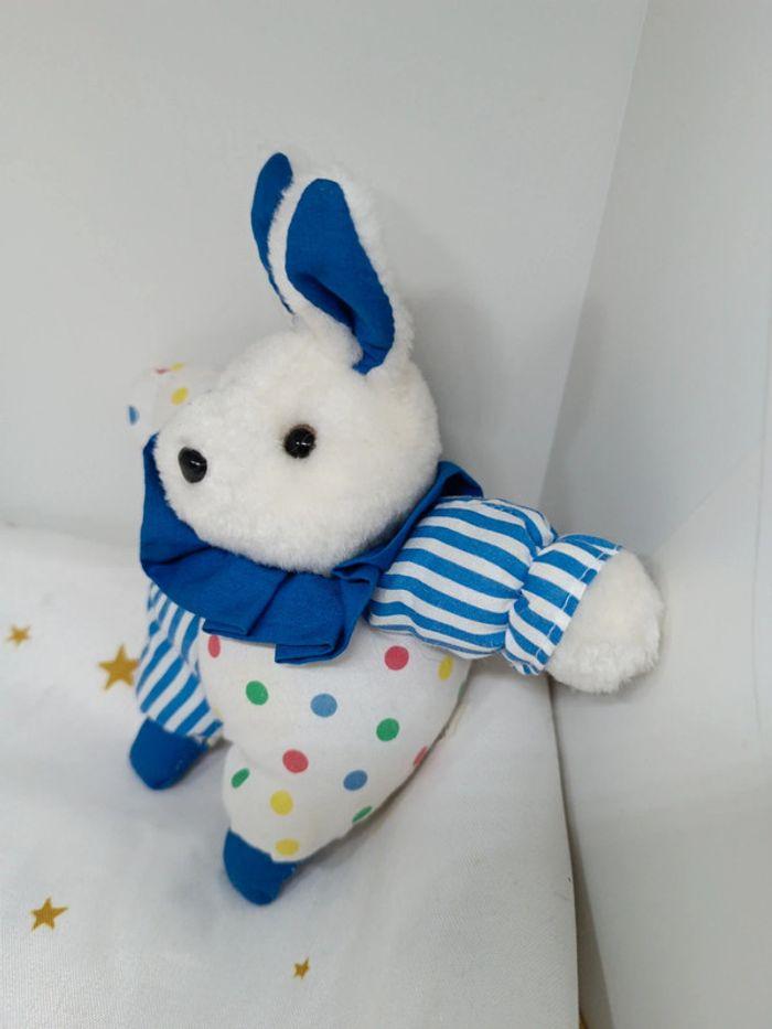 Peluche doudou lapin bunnies Bunny rabbit bleu blue blanc white rayure poids collerette berchet - photo numéro 4