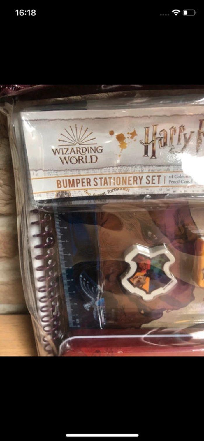 Set de papeterie Harry Potter neuf édition spéciale - photo numéro 2