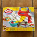 Play Doh – Pate A Modeler - La Fiesta des Pates - Avec 5 pots de pâte à modeler