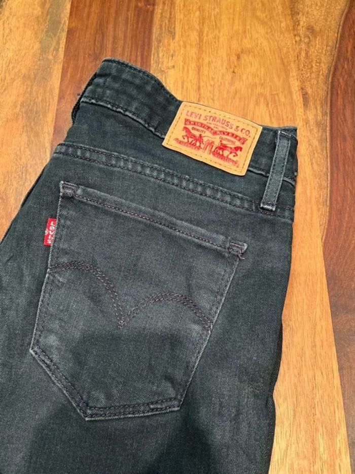 28. Levi’s 712 slim W28 L32 - photo numéro 2