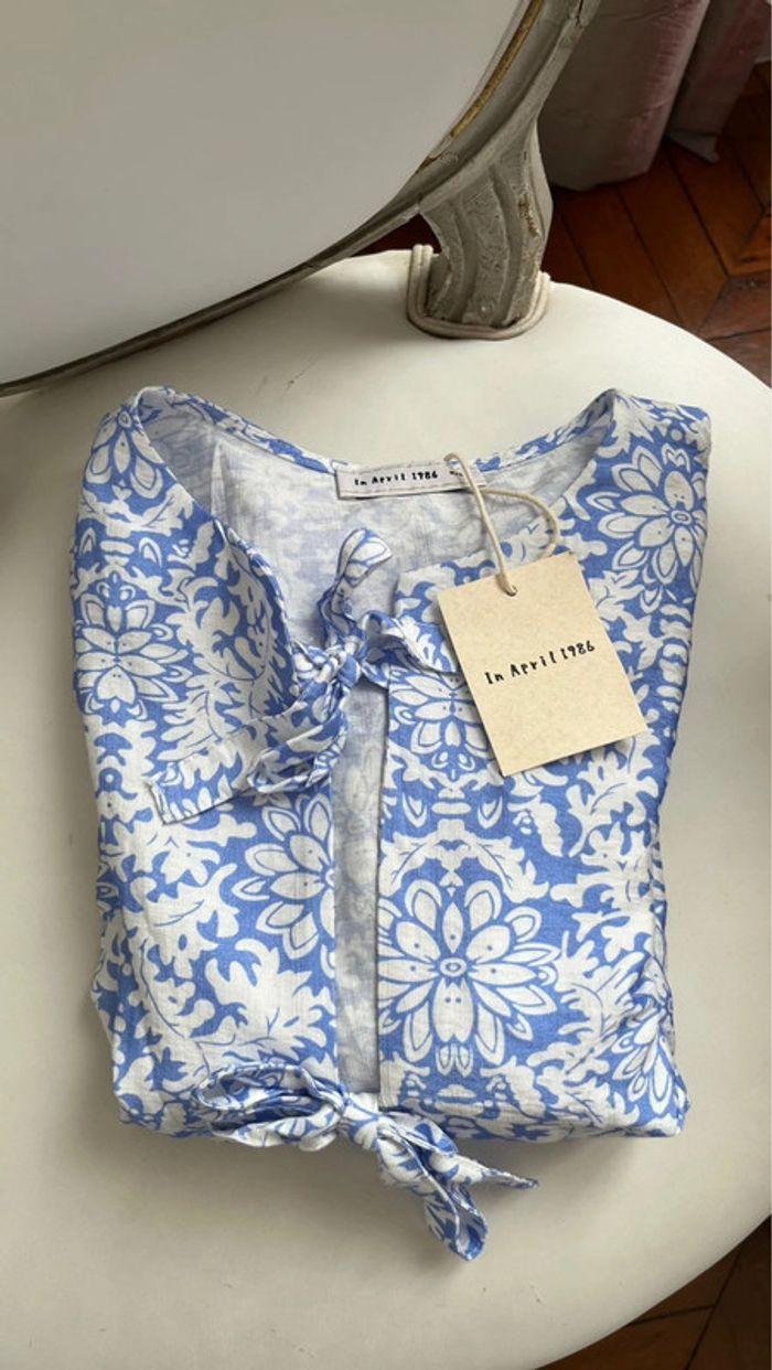 Blouse bleu et blanche à fleurs - photo numéro 7