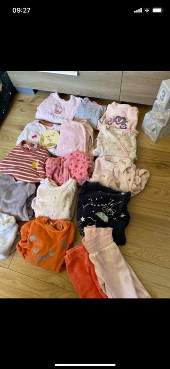 Lot de 14 pyjamas velours + 2 bas de pyjama - photo numéro 3