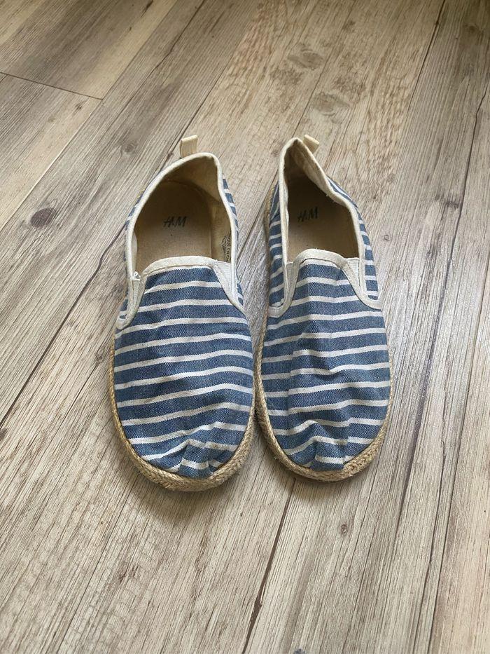 Espadrilles marinière H&m taille 34 garçons - photo numéro 1