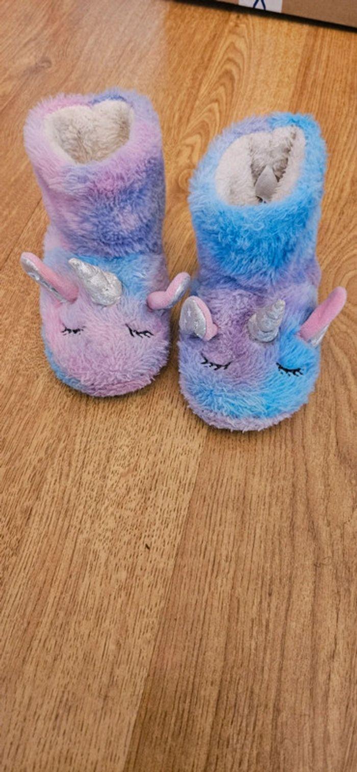 Chaussons licorne taille 24/25 - photo numéro 1