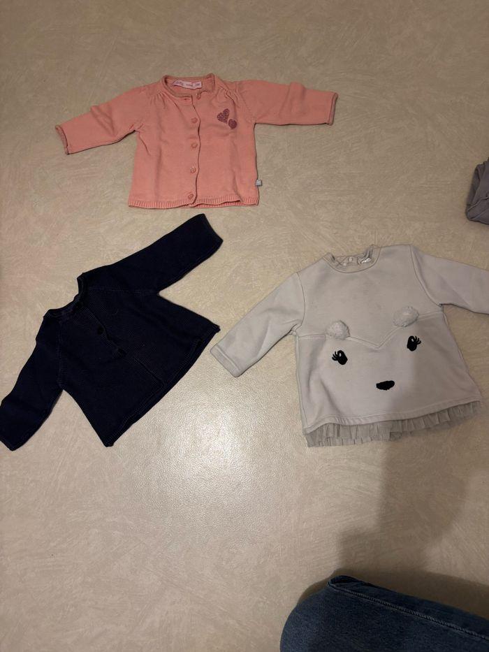 Lot  vêtements bébé (3 mois) - photo numéro 2