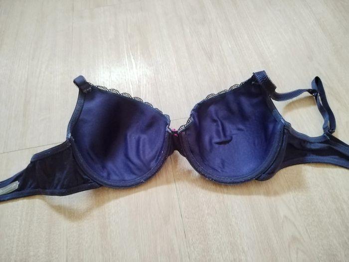 Soutien-gorge rouge gorge 85D - photo numéro 3