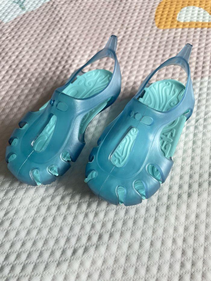 Chaussures de piscine T23 - photo numéro 1