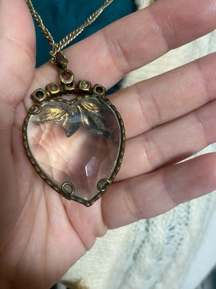 Vend collier vintage avec pendentif en forme de coeur - photo numéro 3