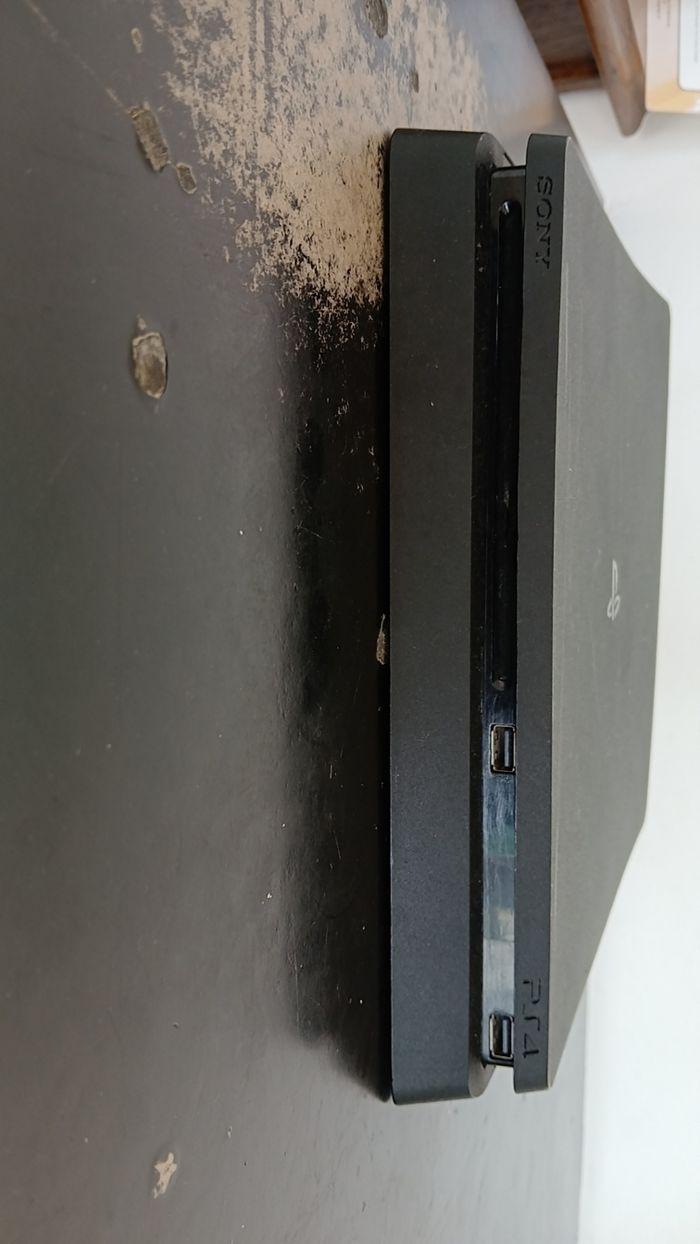 Ps4 à vendre au plus vite - photo numéro 2