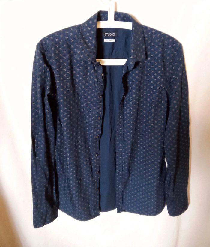 Chemise bleu marine Fashion Studio coupe droite a motifs taille S en parfait état - photo numéro 5