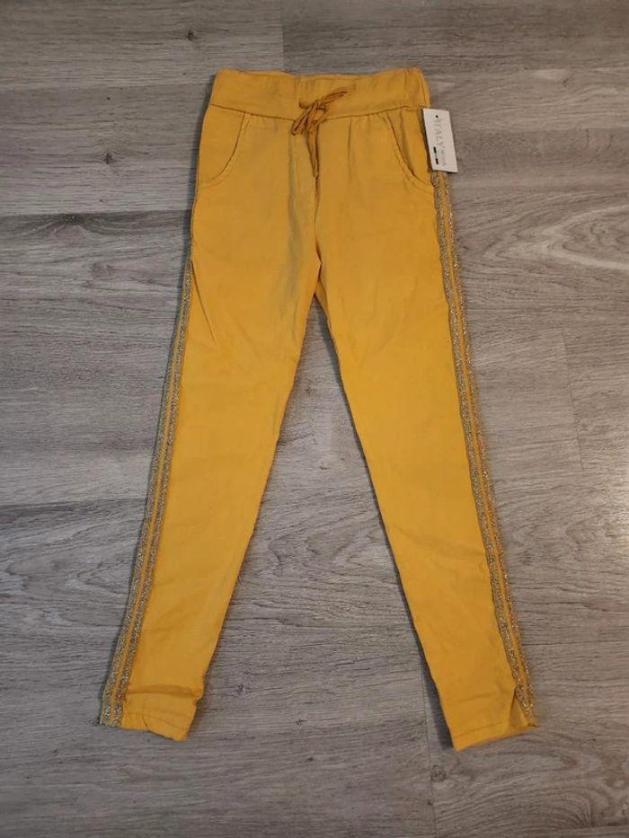 Très beau pantalon stretch fille jaune neuf 10 ans Italy Moda - photo numéro 1