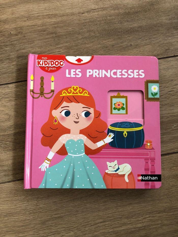 Livre les princesses - photo numéro 1