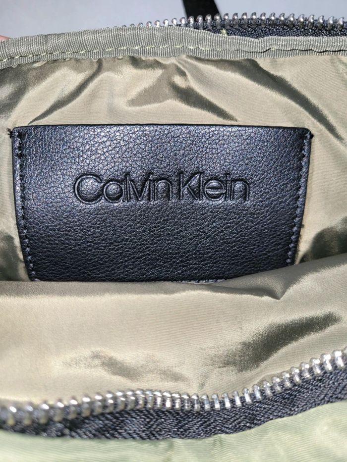 Sacoche verte kaki Calvin Klein double poche neuve sans étiquette - photo numéro 12