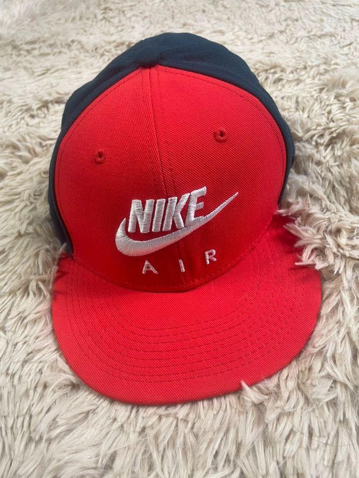 Cassquette nike air vintage rouge cap swoosh snapback - photo numéro 1