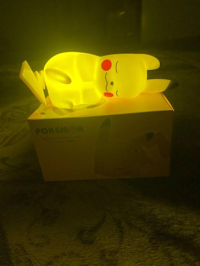 Veilleuse Pokemon pikatchu - photo numéro 1