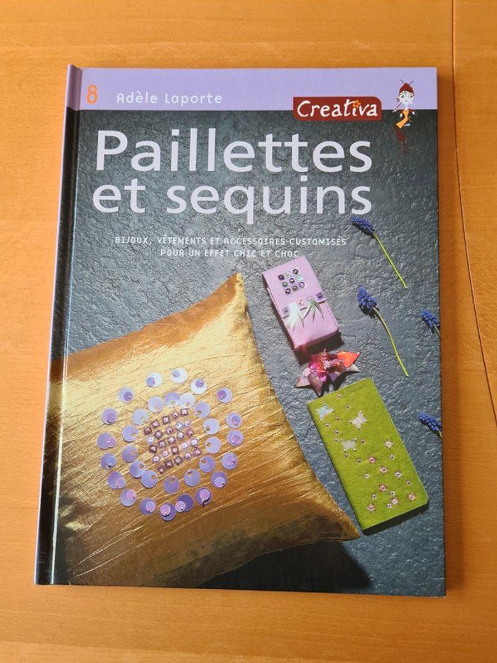 Livre Paillettes et sequins
Editions Fleurus
En TBE - photo numéro 1