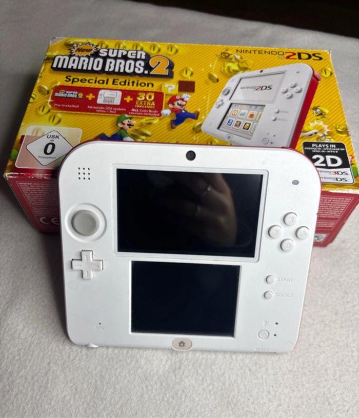 Nintendo 2Ds blanche et rouge avec boîte d’origine - photo numéro 1