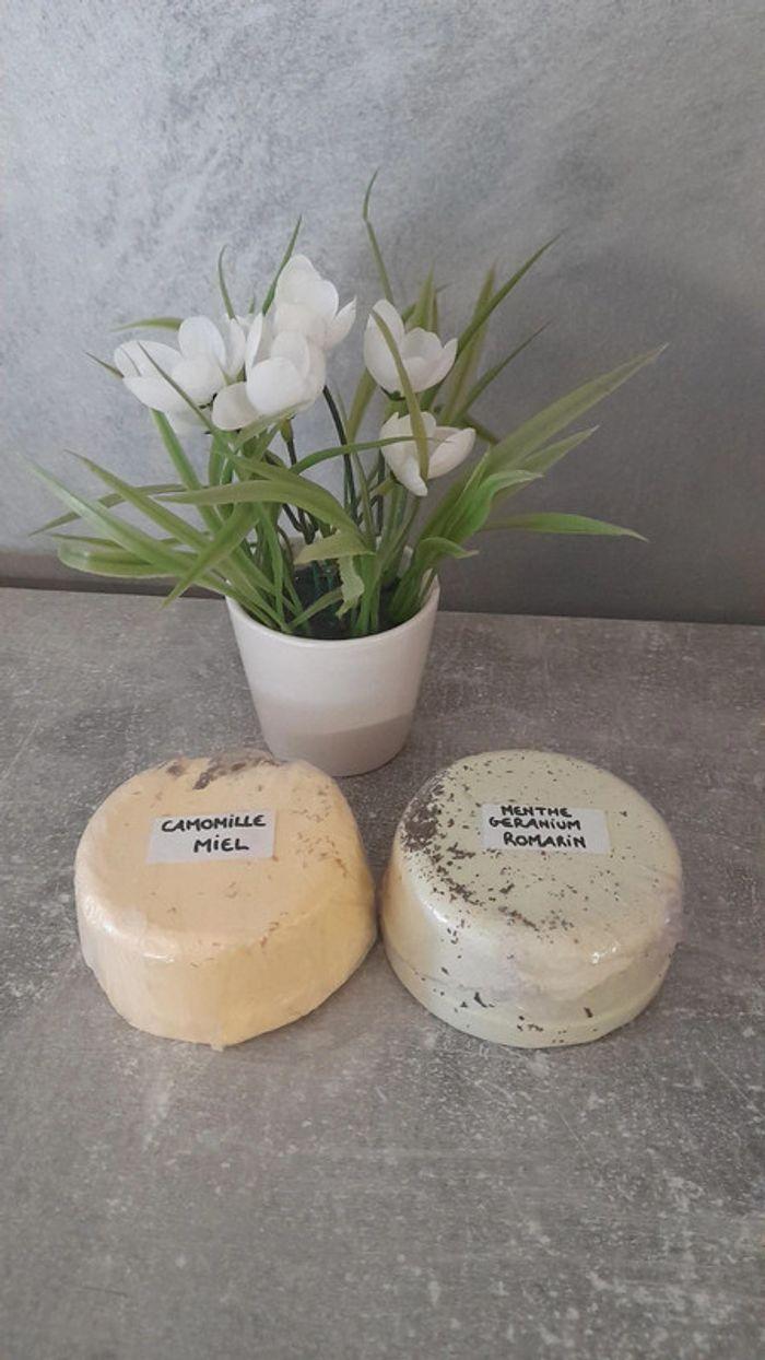 Lot de 2 Gros Galets de bain effervescent 200gr - Camomille Miel et Menthe Geranium Romarin