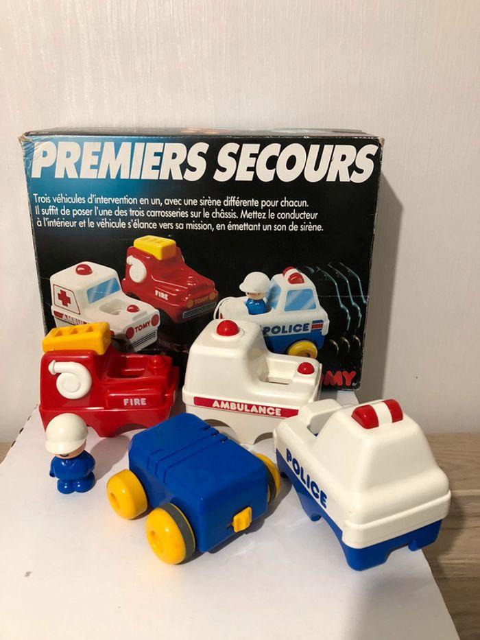 Jouet vintage 1989 tomy véhicules voitures premiers secours en boîte - photo numéro 1