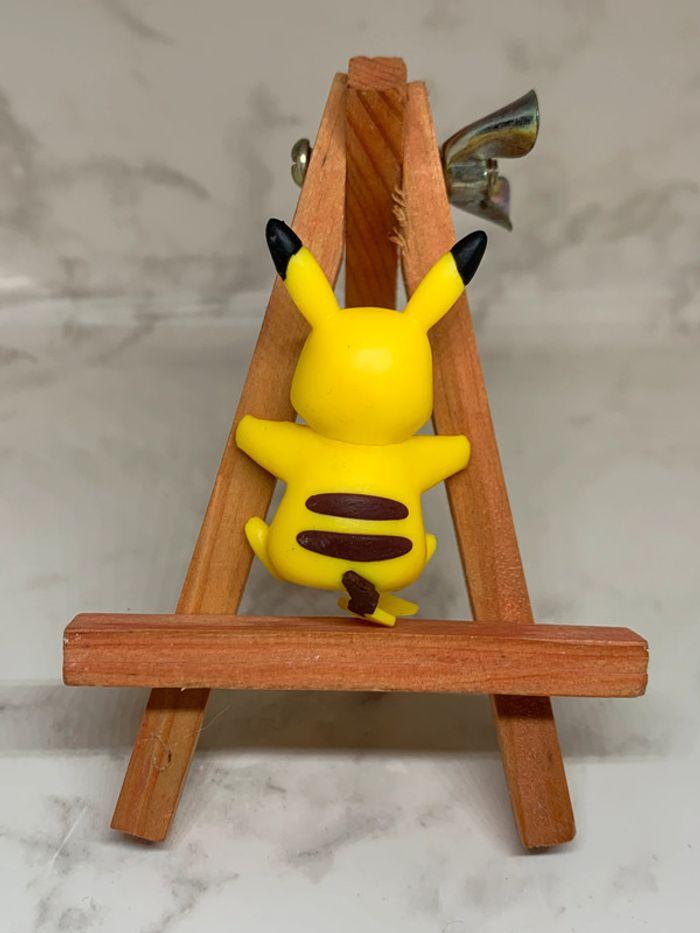 Figurine Pokemon Pikachu - photo numéro 2