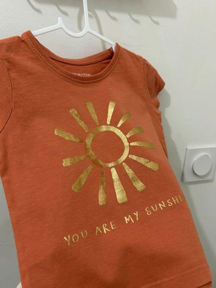 T-shirt Primark 92cm 18/24mois orange soleil bronze - photo numéro 2